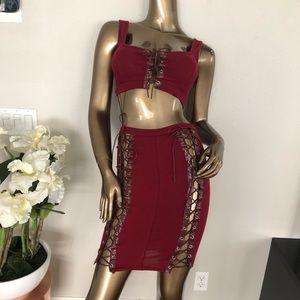 New!!! 🌹Red laceup crop tanktop and midi skirt.!